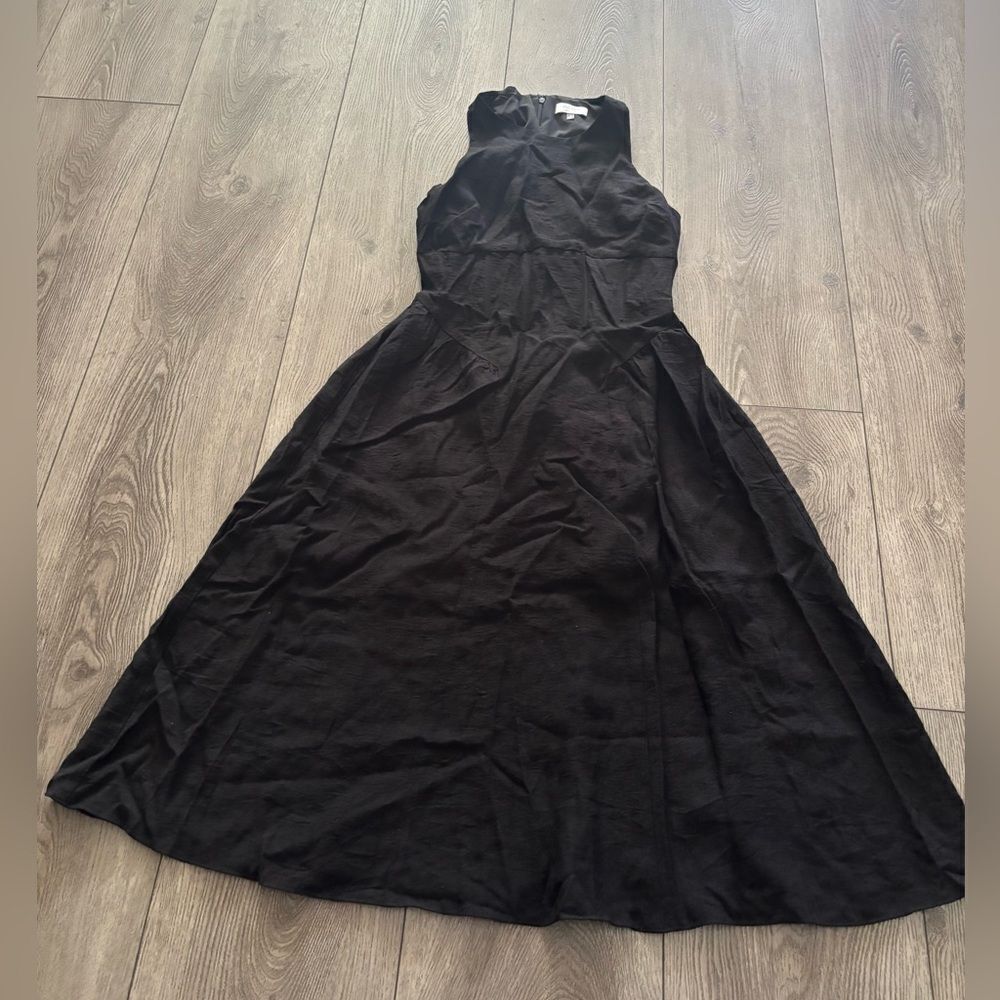 BCBG woman’s dress NWOT very lightweight